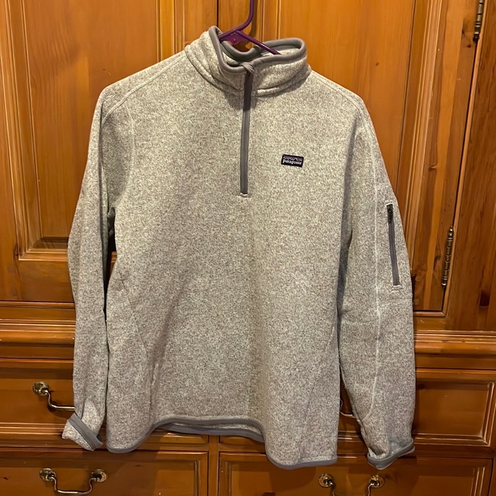 Women’s grey Patagonia “the better sweater”
